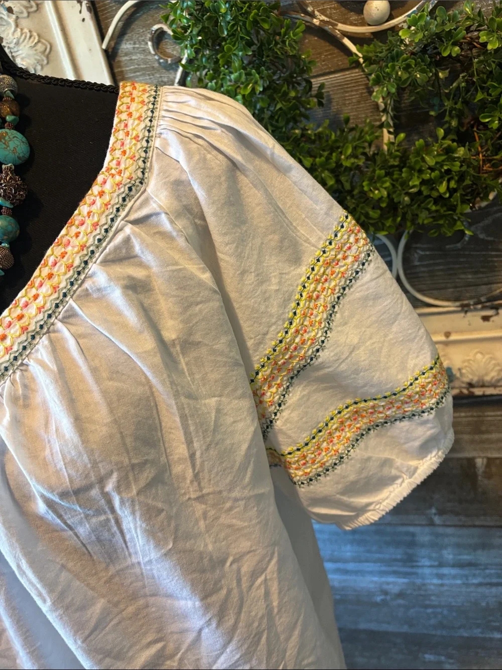 NWT Loft (Size XL) White Embroidered V-Neck Women’s Cotton Peasant Top